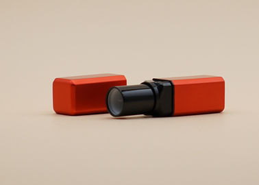 Il rossetto vuoto rosso glassato di Matt imbottiglia la forma quadrata per cura personale