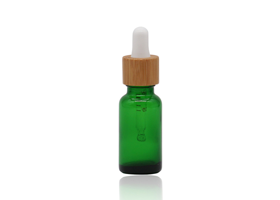 bottiglia di olio essenziale di aromaterapia 30ml con il contagoccia