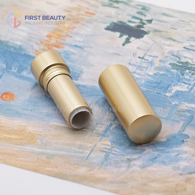 3.8g tubo rotondo per rossetto magnetico con coperchio per il mockup cosmetico