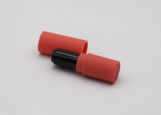 Colore che abbina la metropolitana di plastica cilindrica del rossetto, contenitore liquido vuoto del rossetto