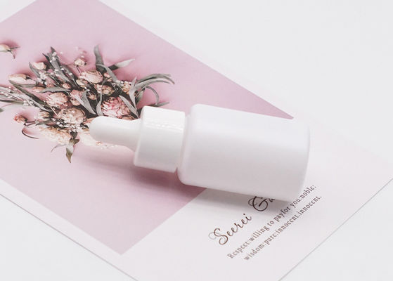 Cosmetico vuoto di vetro dell'olio essenziale della bottiglia 15ml del contagoccia del cilindro bianco